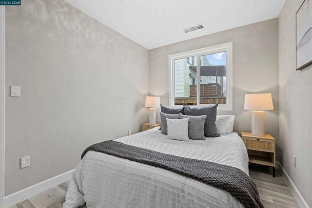 390 Guttenberg St, Daly City, CA 94014