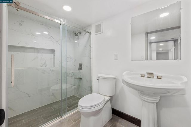 390 Guttenberg St, Daly City, CA 94014