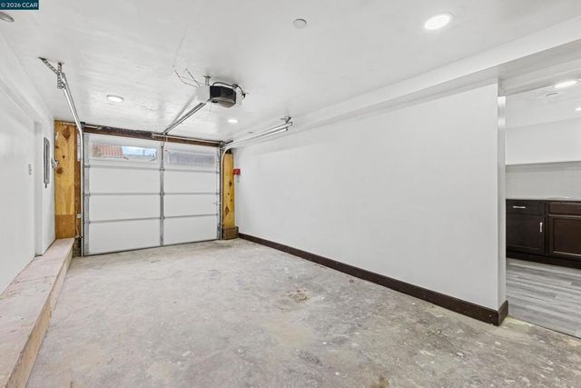 390 Guttenberg St, Daly City, CA 94014