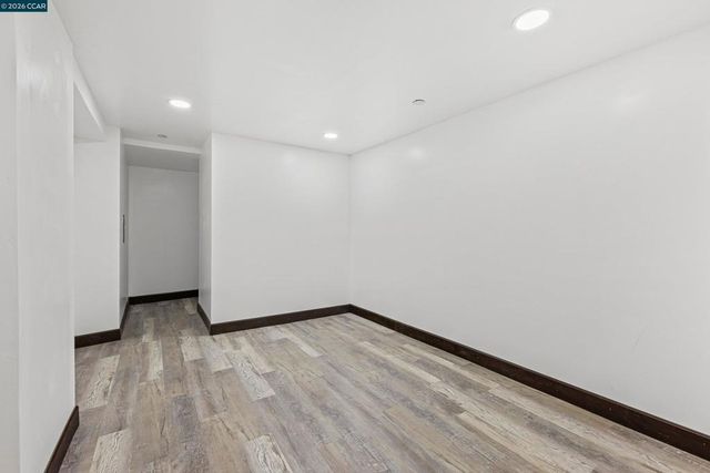 390 Guttenberg St, Daly City, CA 94014