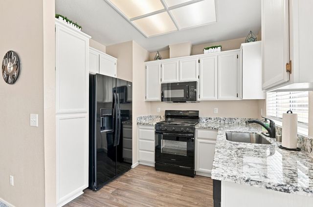 9389 Laguna Pointe Way, Elk Grove, CA 95758