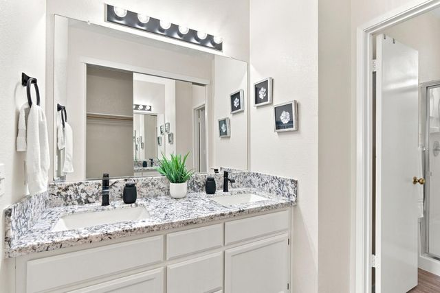 9389 Laguna Pointe Way, Elk Grove, CA 95758