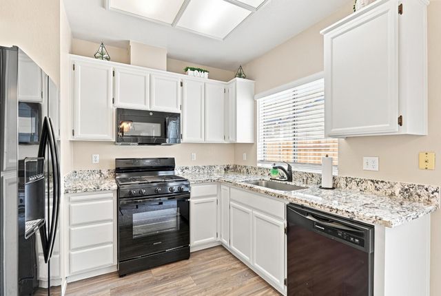 9389 Laguna Pointe Way, Elk Grove, CA 95758