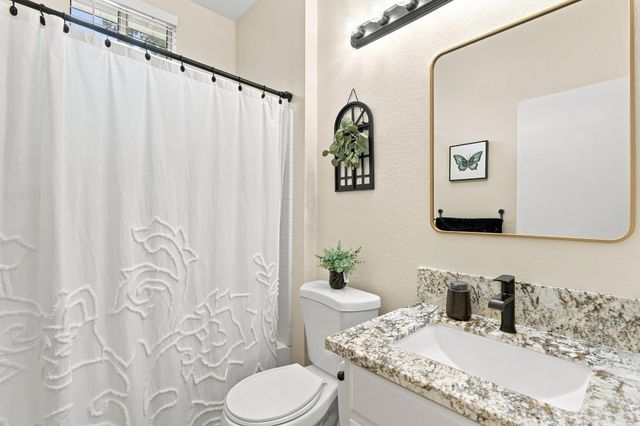 9389 Laguna Pointe Way, Elk Grove, CA 95758
