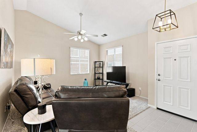 9389 Laguna Pointe Way, Elk Grove, CA 95758