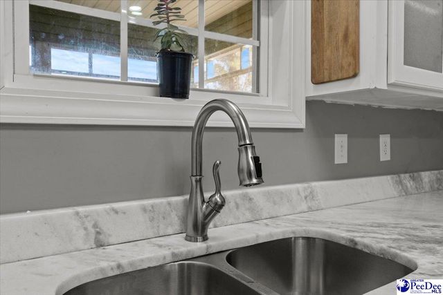 528 Azalea Drive, Lake City, SC 29560