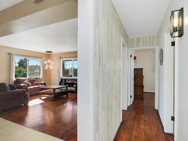 511 Hilltop Dr, Chula Vista, CA 91910