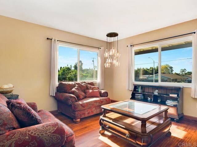 511 Hilltop Dr, Chula Vista, CA 91910