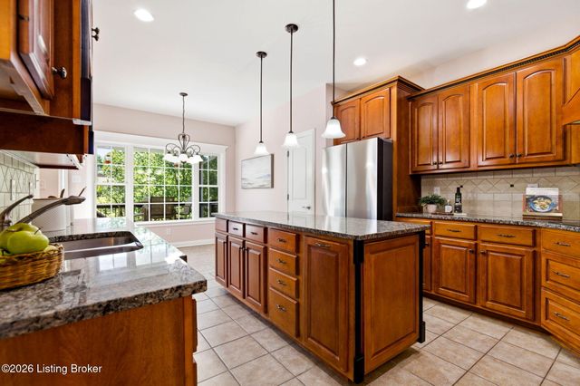 447 Heritage Hill Pkwy, Shepherdsville, KY 40165
