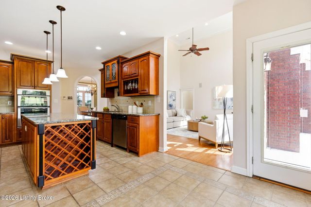 447 Heritage Hill Pkwy, Shepherdsville, KY 40165