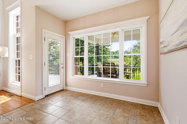 447 Heritage Hill Pkwy, Shepherdsville, KY 40165