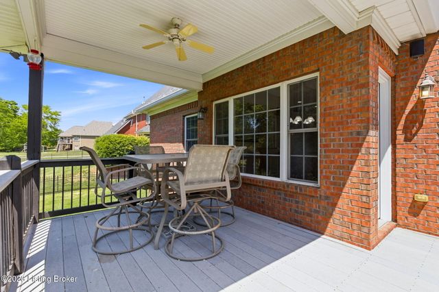 447 Heritage Hill Pkwy, Shepherdsville, KY 40165