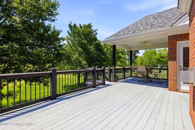 447 Heritage Hill Pkwy, Shepherdsville, KY 40165