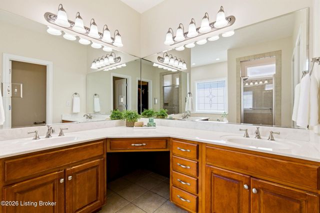 447 Heritage Hill Pkwy, Shepherdsville, KY 40165