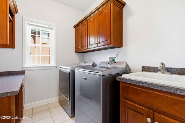 447 Heritage Hill Pkwy, Shepherdsville, KY 40165