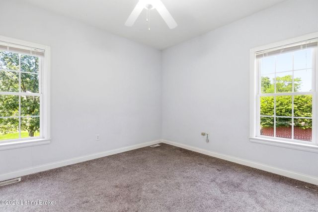 447 Heritage Hill Pkwy, Shepherdsville, KY 40165