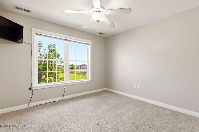 447 Heritage Hill Pkwy, Shepherdsville, KY 40165