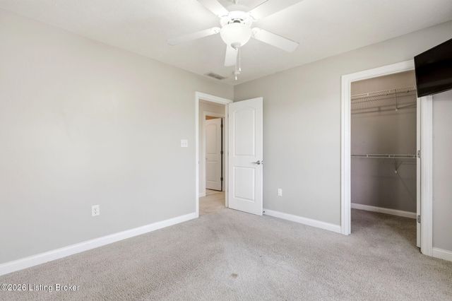 447 Heritage Hill Pkwy, Shepherdsville, KY 40165