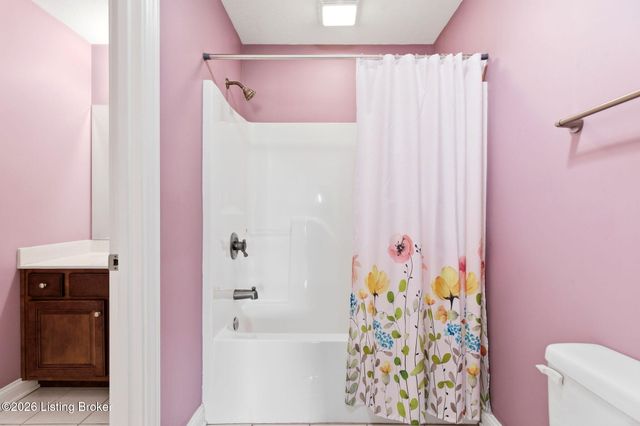447 Heritage Hill Pkwy, Shepherdsville, KY 40165