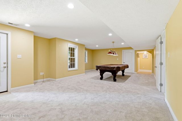 447 Heritage Hill Pkwy, Shepherdsville, KY 40165