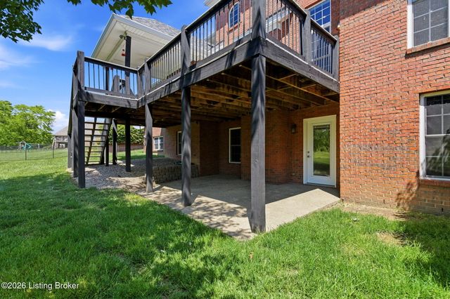 447 Heritage Hill Pkwy, Shepherdsville, KY 40165