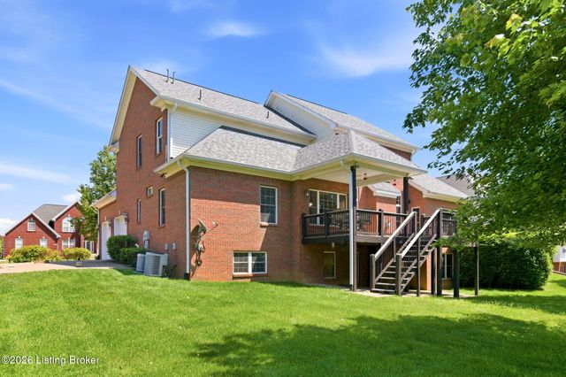 447 Heritage Hill Pkwy, Shepherdsville, KY 40165