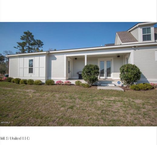 12682 Amory Avenue, Biloxi, MS 39532
