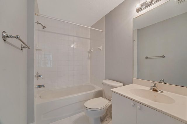 3810 N JOG Road 204, West Palm Beach, FL 33411