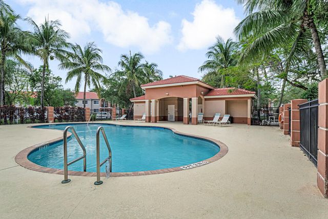 3810 N JOG Road 204, West Palm Beach, FL 33411