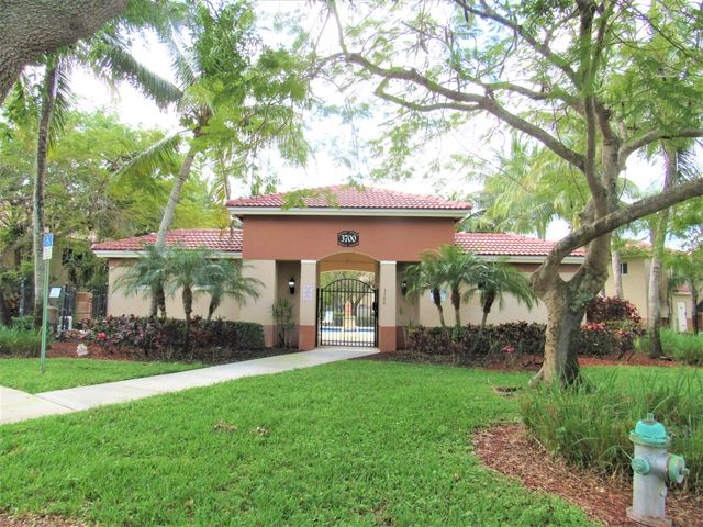 3810 N JOG Road 204, West Palm Beach, FL 33411