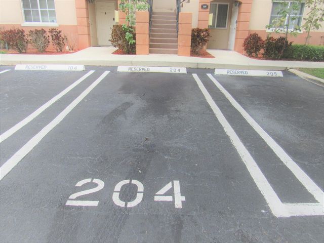 3810 N JOG Road 204, West Palm Beach, FL 33411