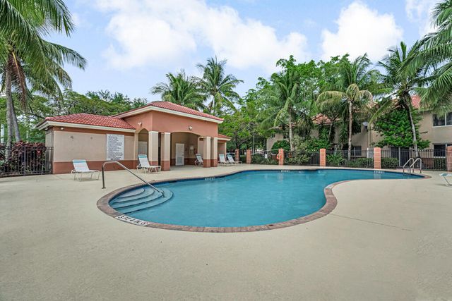 3810 N JOG Road 204, West Palm Beach, FL 33411