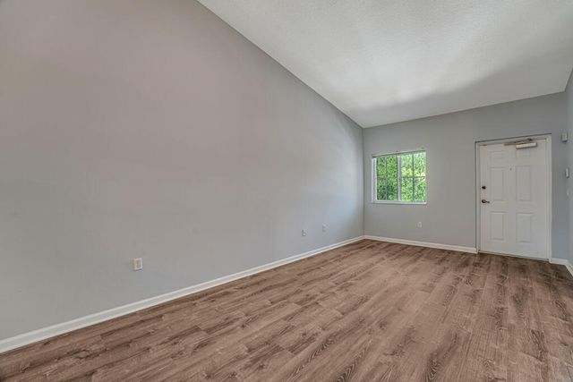 3810 N JOG Road 204, West Palm Beach, FL 33411