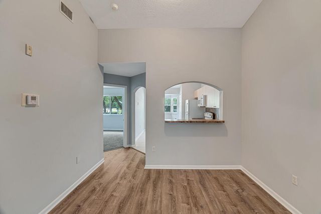 3810 N JOG Road 204, West Palm Beach, FL 33411