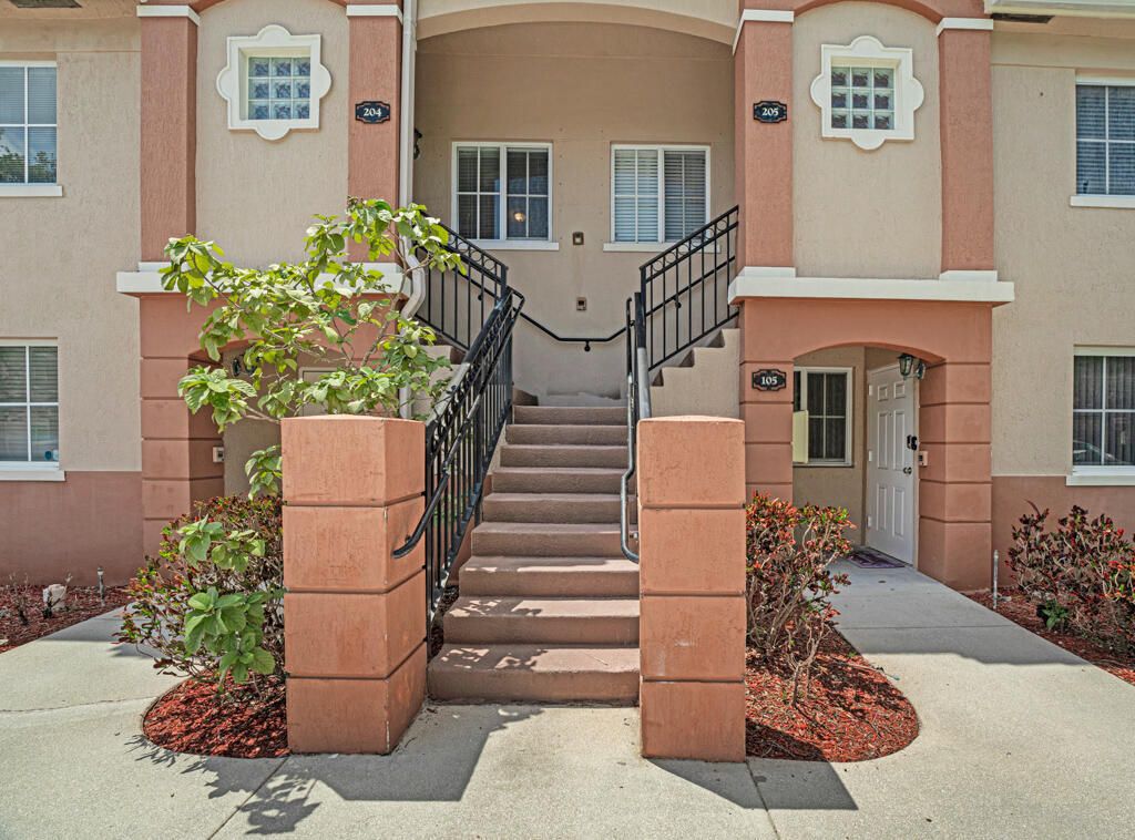 3810 N JOG Road 204, West Palm Beach, FL 33411