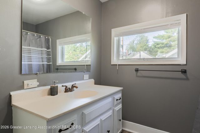 2112 Clifton Avenue, Lansing, MI 48910