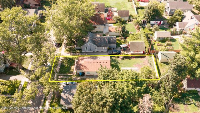 2112 Clifton Avenue, Lansing, MI 48910