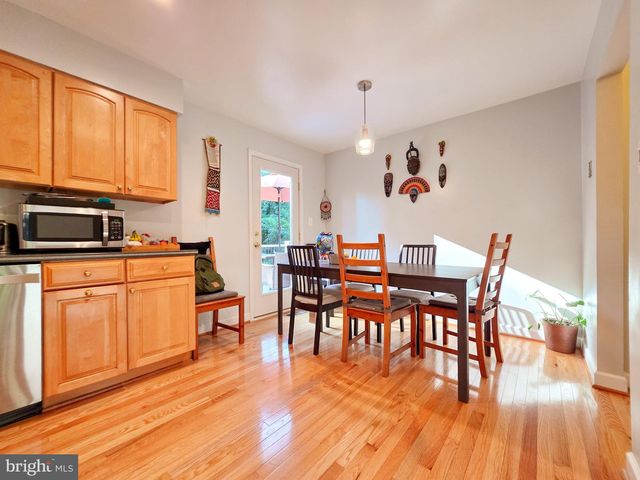 9910 KINGSBRIDGE DR, Fairfax, VA 22031