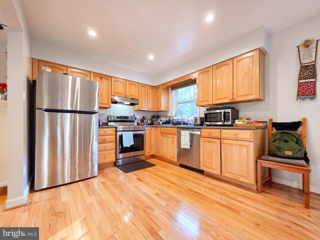 9910 KINGSBRIDGE DR, Fairfax, VA 22031