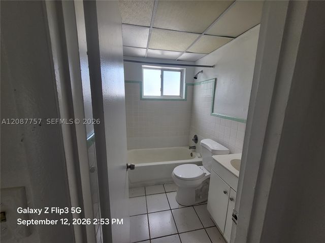 1880 NW 36th St, Miami, FL 33142