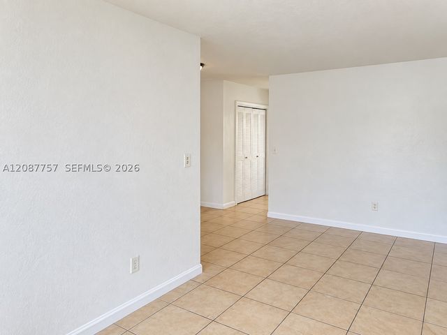 1880 NW 36th St, Miami, FL 33142