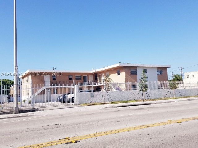 1880 NW 36th St, Miami, FL 33142