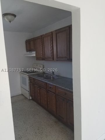 1880 NW 36th St, Miami, FL 33142