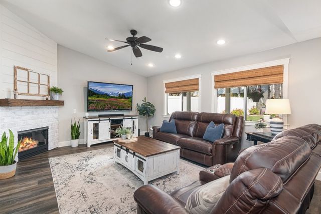 32848 Freesia, Temecula, CA 92592