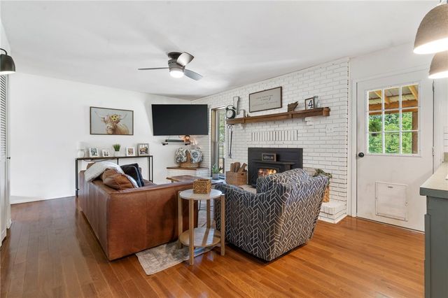 11322 SW Campbell Road, Fayetteville, AR 72701