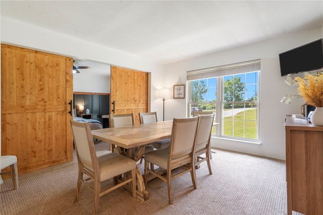 11322 SW Campbell Road, Fayetteville, AR 72701