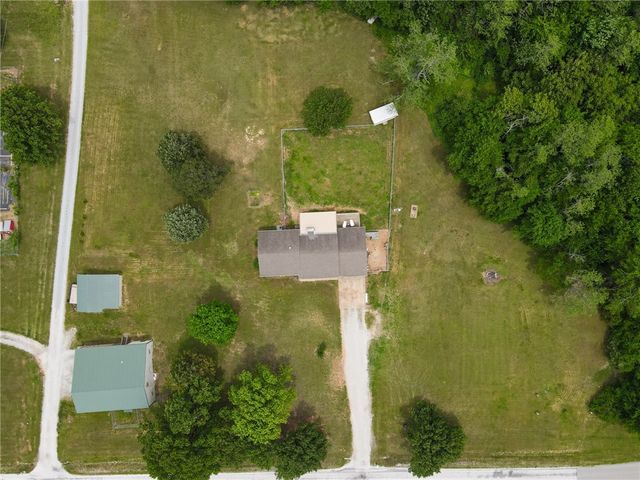 11322 SW Campbell Road, Fayetteville, AR 72701