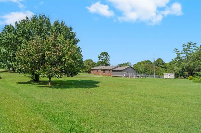 11322 SW Campbell Road, Fayetteville, AR 72701