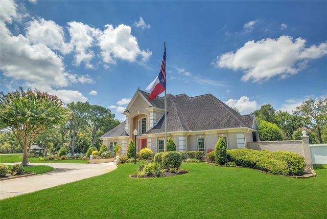 204 Oak Drive, Friendswood, TX 77546