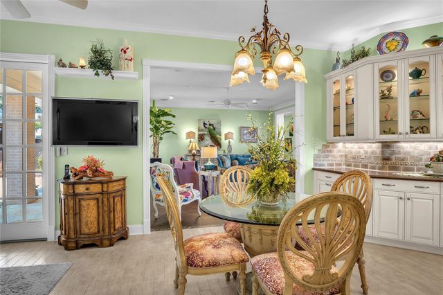 204 Oak Drive, Friendswood, TX 77546